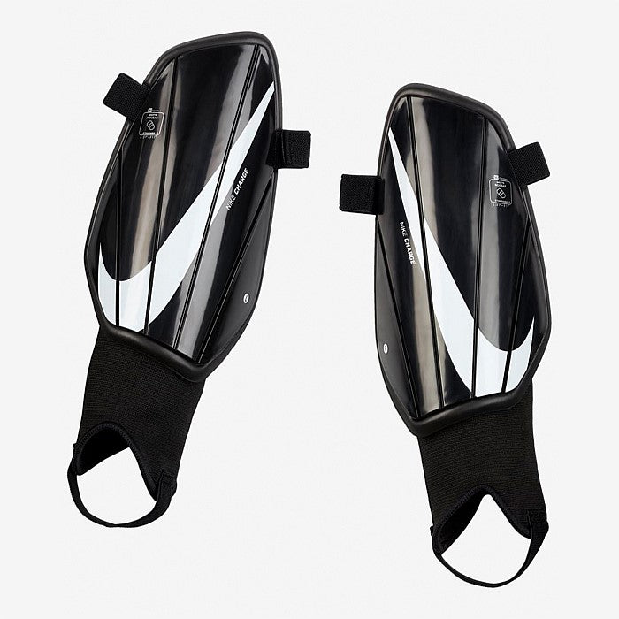 Nike Charge Guards - Black